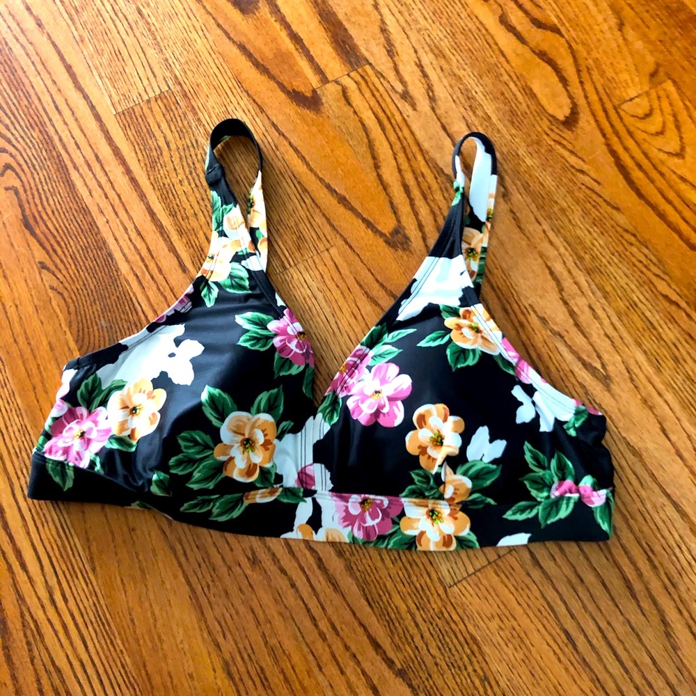 NWOT ModCloth floral print 2X bikini top